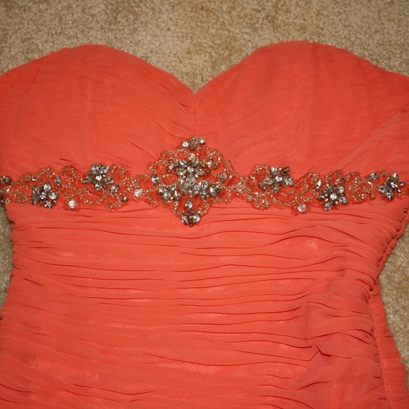 Formal Dress - Picture 2 of 3